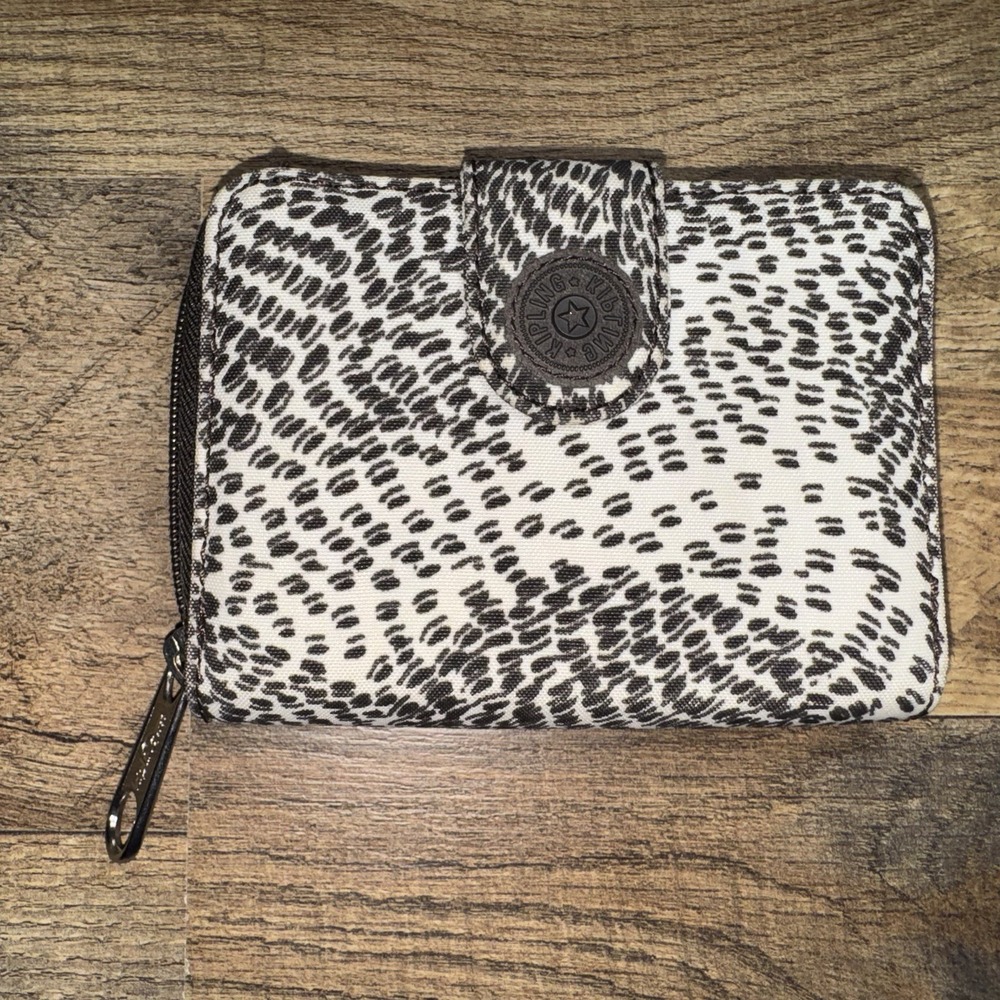 Kipling Wallet White Brown Snap & Zipper Folding 5 x 4"